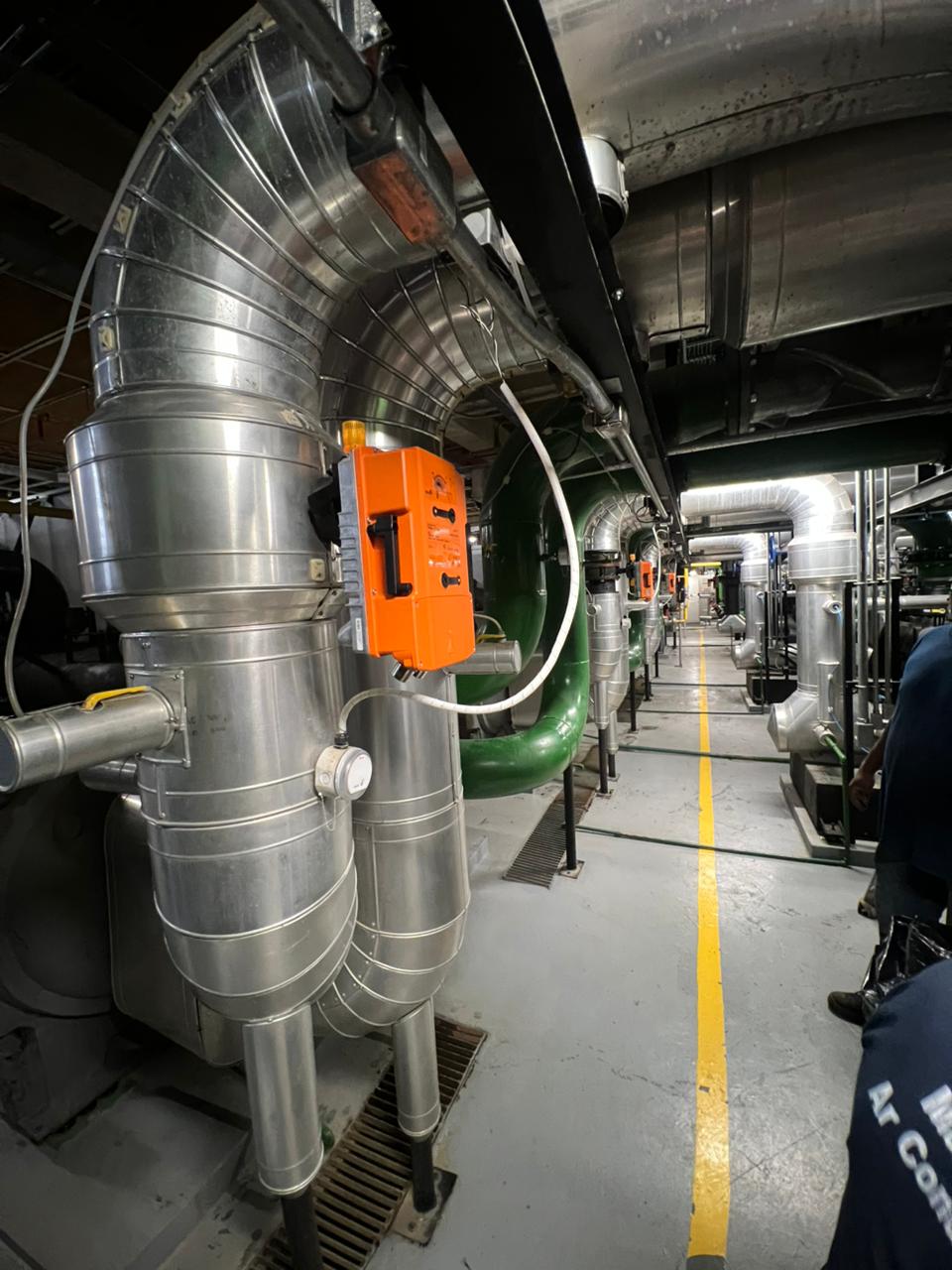 Tubulação com isolamento térmico finalizado